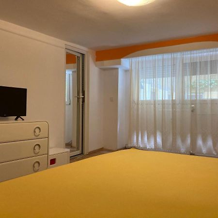 Ultracentral Apartment Near Moscovitz Palace Oradea Eksteriør bilde